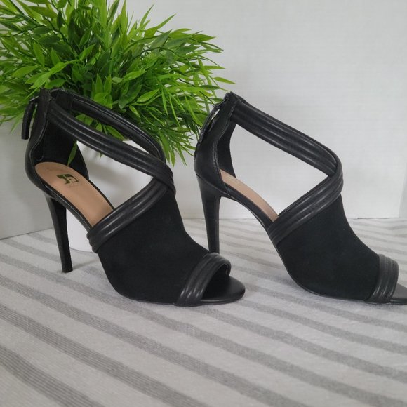 Joes Jean's Dexter Black Pumps - Picture 2 of 11